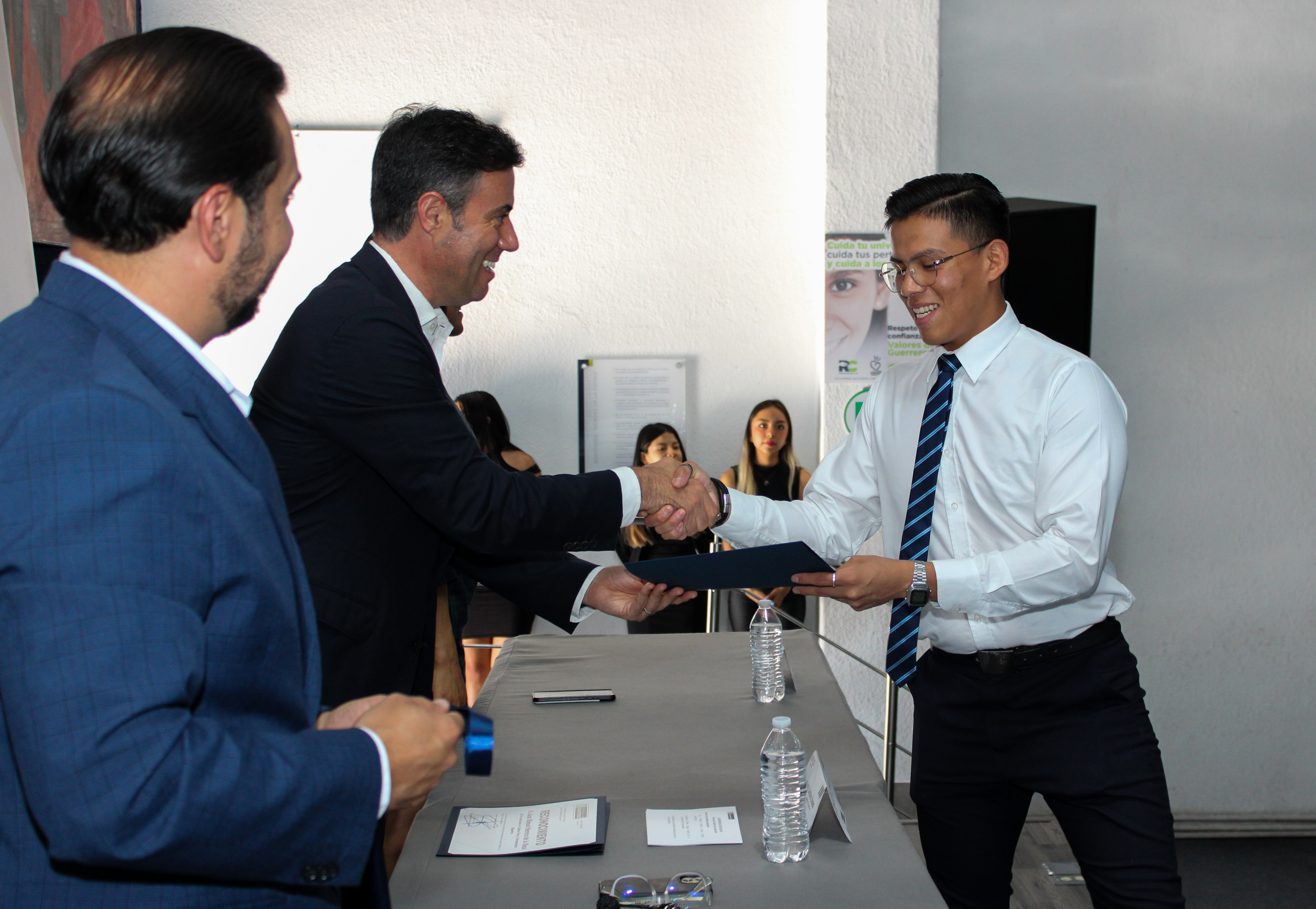 SE OTORGAN RECONOCIMIENTOS A GUERREROS DESTACADOS DE LA UNIVERSIDAD CUAUHTÉMOC QUERÉTARO